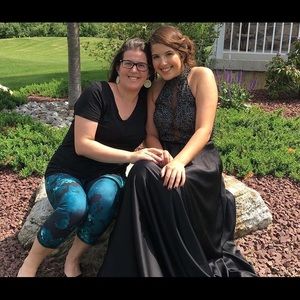 Meet your Posher, Ana